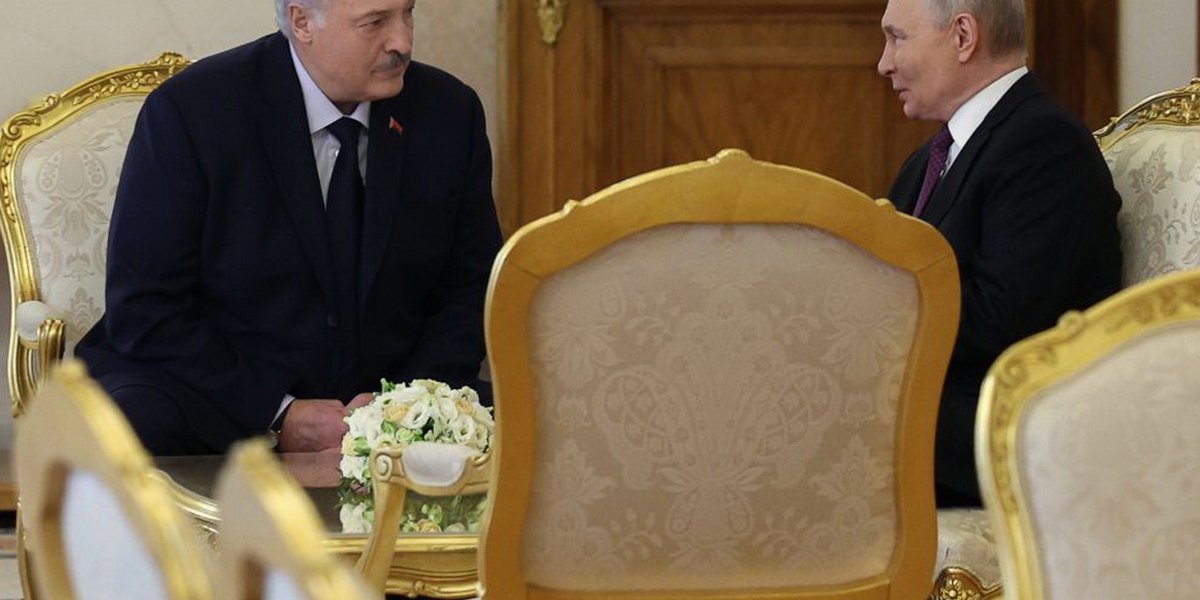 &laquo;Обсуждали больше суток&raquo;: Путин раскрыл, о чём говорил с Лукашенко на закрытой встрече в Валдае