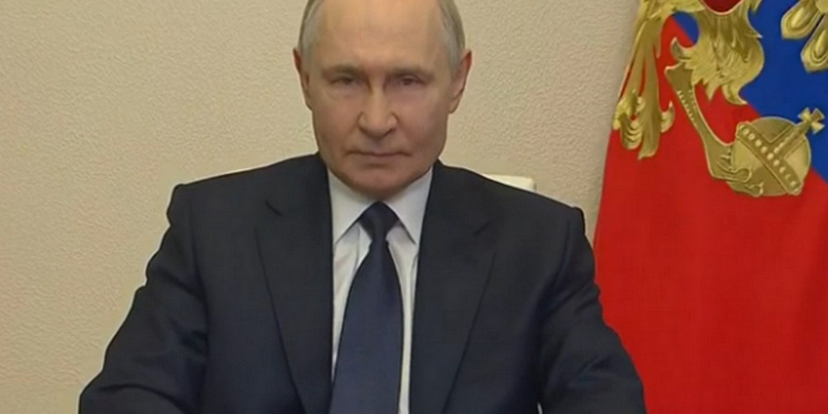 «Что происходит?»: в Варшаве показали обращение Путина о начале СВО: раскрыта правда о видео (ФОТО) «Что происходит?»: в Варшаве показали обращение Путина о начале СВО: раскрыта правда о видео (ФОТО)