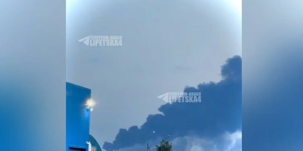 Взрывы в Липецке сегодня 21.07.2026: пожар на предприятии после ракетной опасности Взрывы в Липецке сегодня 21.07.2026: пожар на предприятии после ракетной опасности