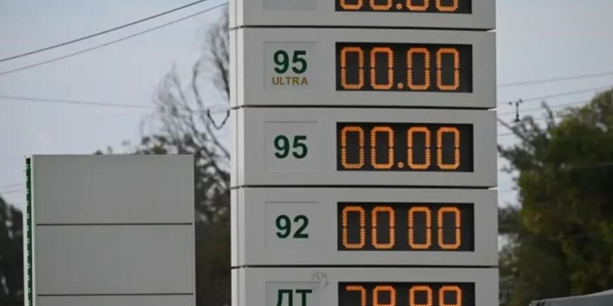 Вот и всё: в Новороссийске из-за нехватки топлива остановили свободную продажу бензина. Дефицита нет?
