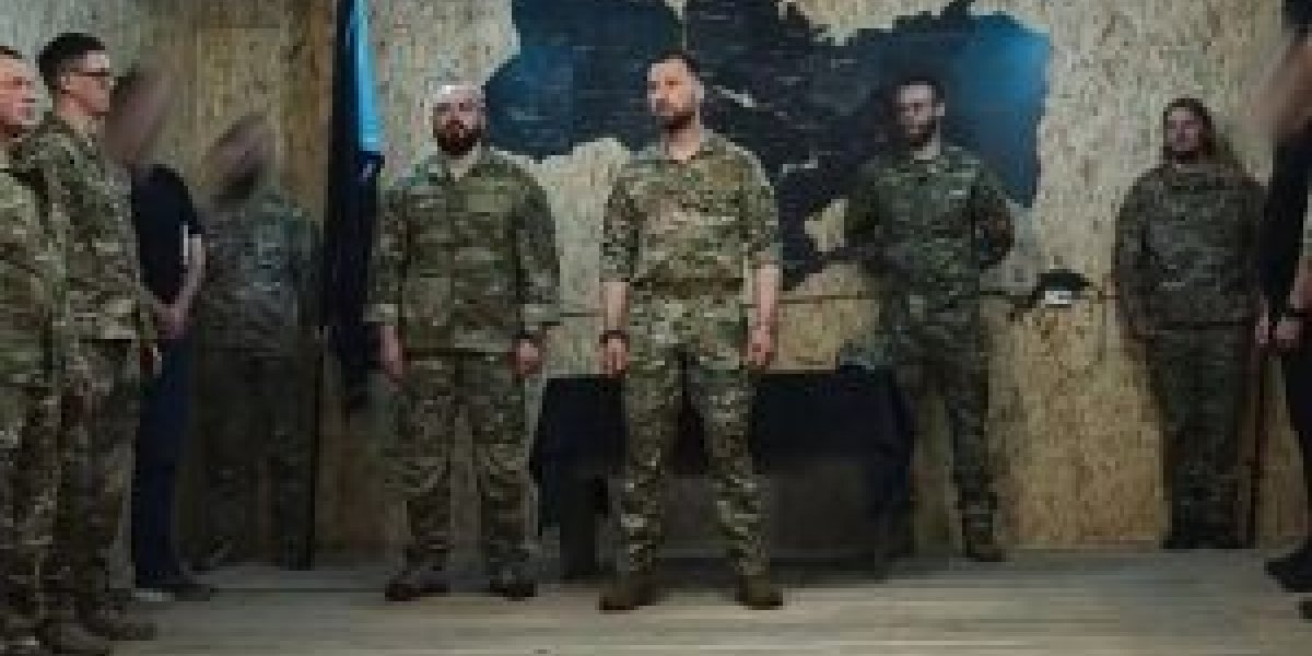 Европу удивила карта «Великой Украины» в штабе «Азова»* с территориями четырех стран ЕС (ФОТО) Европу удивила карта «Великой Украины» в штабе «Азова»* с территориями четырех стран ЕС (ФОТО)