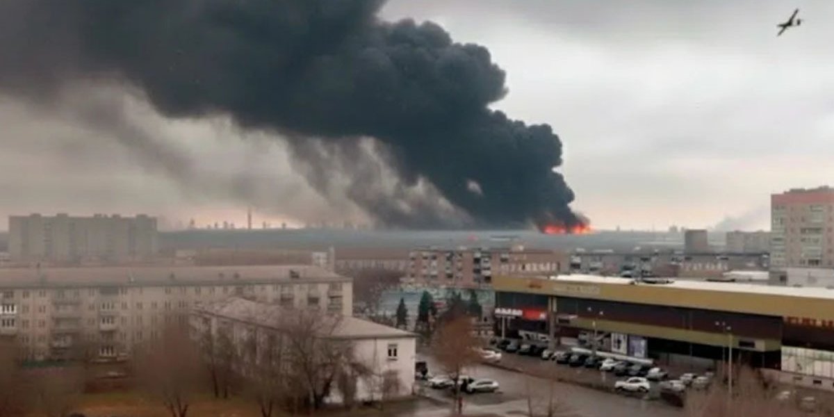 ВСУ атаковали НПЗ в Орске: на заправках снова появились очереди (ВИДЕО) ВСУ атаковали НПЗ в Орске: на заправках снова появились очереди (ВИДЕО)