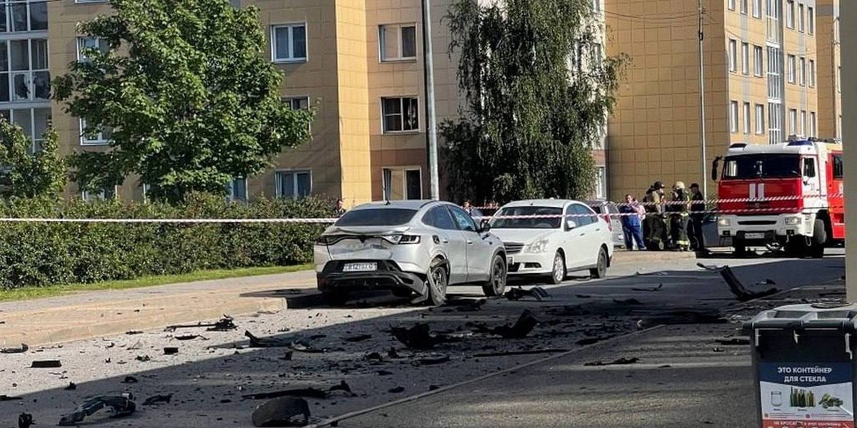 В Петербурге взорвали автомобиль подполковника ВКС и ПВО: военный погиб, жена в реанимации (ФОТО) В Петербурге взорвали автомобиль подполковника ВКС и ПВО: военный погиб, жена в реанимации (ФОТО)