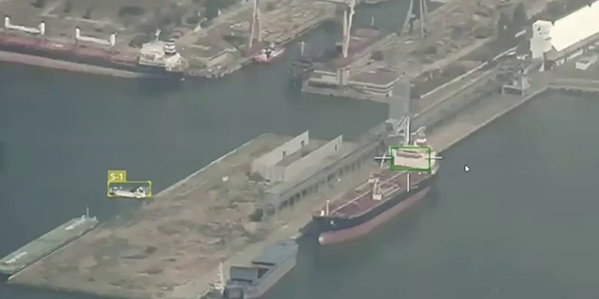 «Герани» ударили по судам ВСУ в Черном море: семь сухогрузов поражены — сводка СВО 04.08.2026 от Юрия Подоляки (ВИДЕО) «Герани» ударили по судам ВСУ в Черном море: семь сухогрузов поражены — сводка СВО 04.08.2026 от Юрия Подоляки (ВИДЕО)