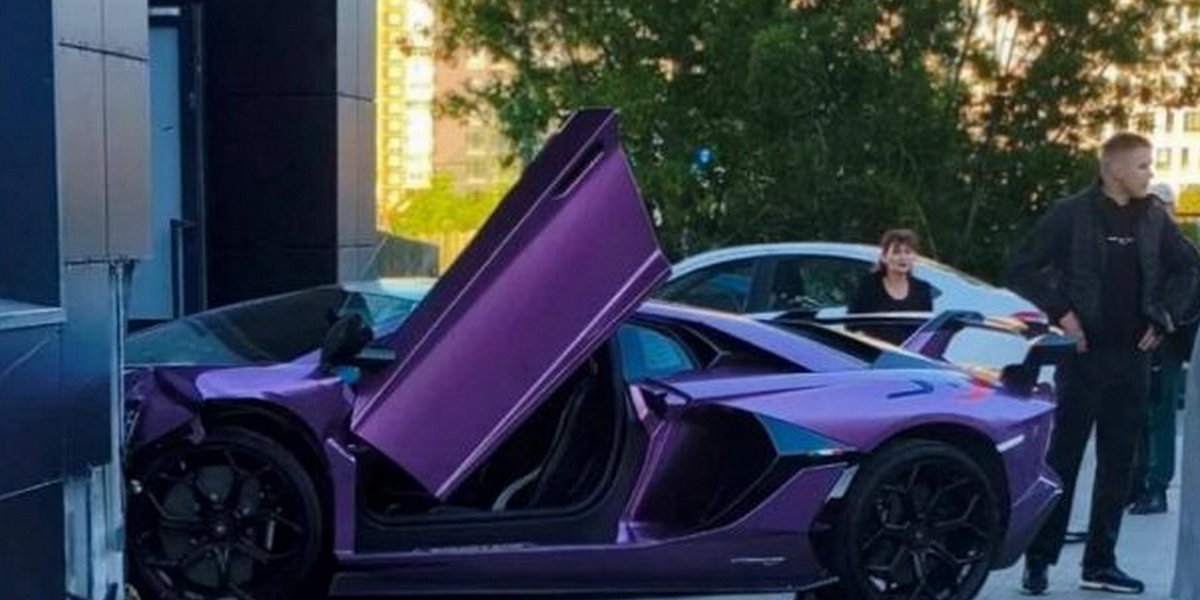 Lamborghini сына миллиардера Алтушкина врезался в дом: серьезно пострадал ветеран СВО на костылях (ВИДЕО) Lamborghini сына миллиардера Алтушкина врезался в дом: серьезно пострадал ветеран СВО на костылях (ВИДЕО)