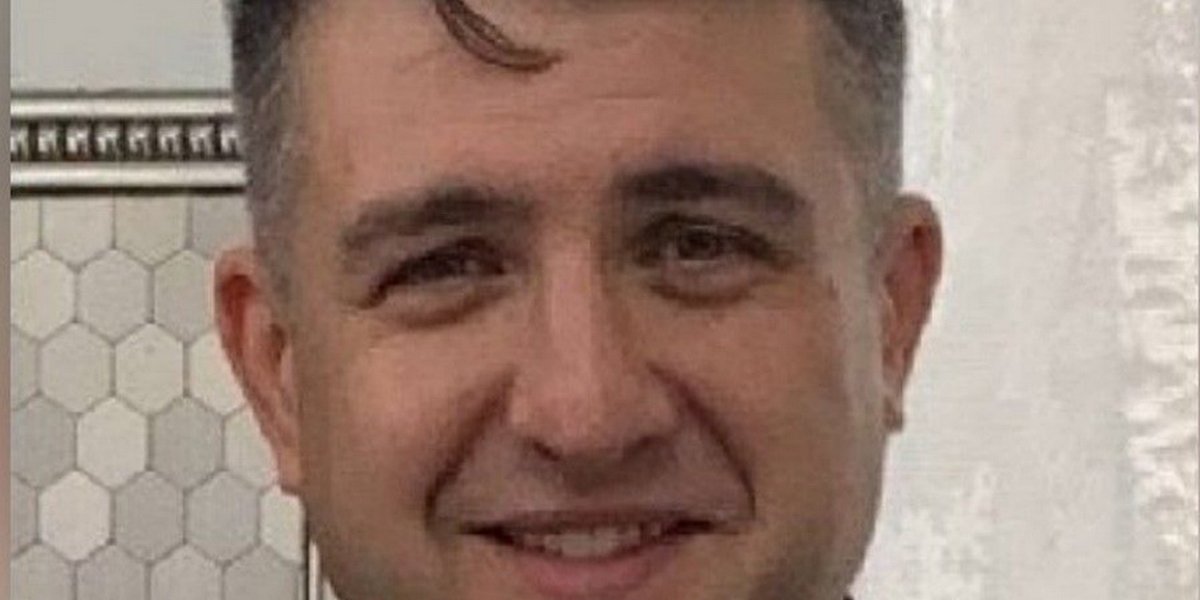 Пропавшего адвоката нашли мертвым в лесу под Петербургом со следами удушения Пропавшего адвоката нашли мертвым в лесу под Петербургом со следами удушения