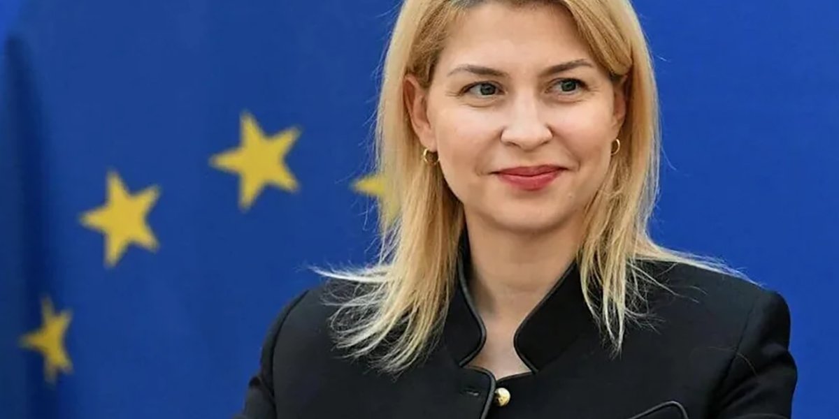 Экс-посол Украины в США Стефанишина расплакалась в суде после обвинений в коррупции Экс-посол Украины в США Стефанишина расплакалась в суде после обвинений в коррупции