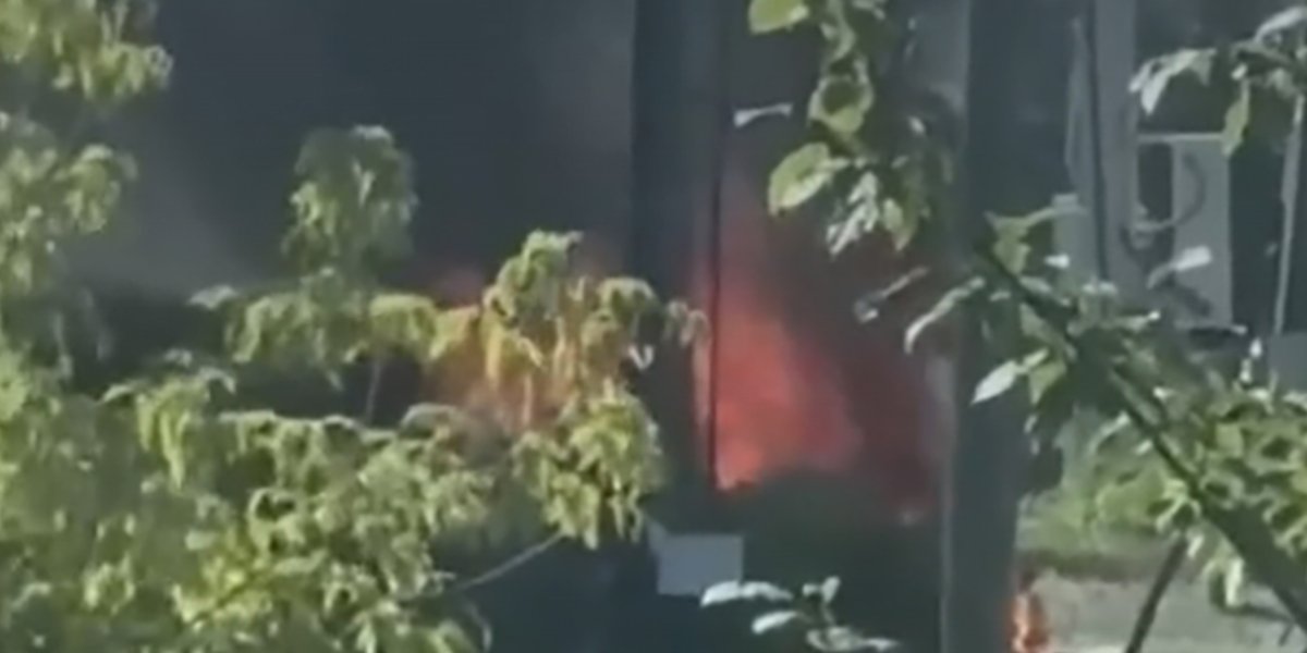 Появилось видео подрыва Mercedes главы «Уралдронзавода»: директор в реанимации, водитель погиб (ФОТО, ВИДЕО) Появилось видео подрыва Mercedes главы «Уралдронзавода»: директор в реанимации, водитель погиб (ФОТО, ВИДЕО)