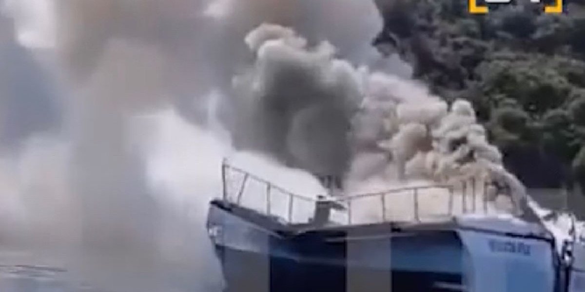 Загоревшийся в Турции катер с россиянами попал на видео (ВИДЕО) Загоревшийся в Турции катер с россиянами попал на видео (ВИДЕО)