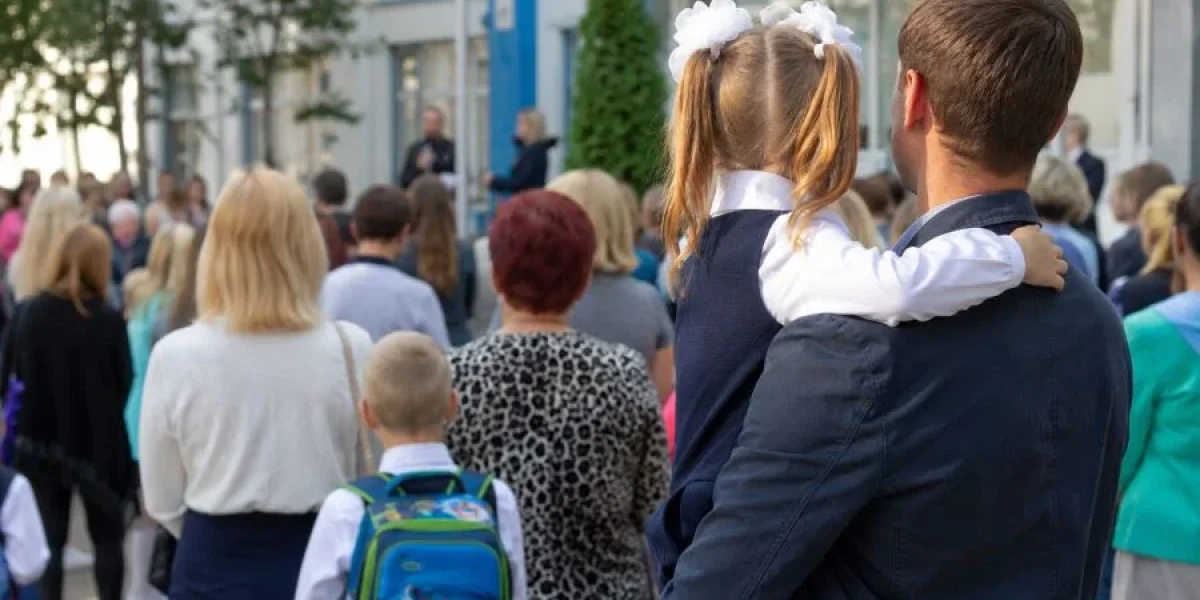 Выходной 1 сентября 2026: как родителям первоклассников законно взять отгул на День знаний Выходной 1 сентября 2026: как родителям первоклассников законно взять отгул на День знаний