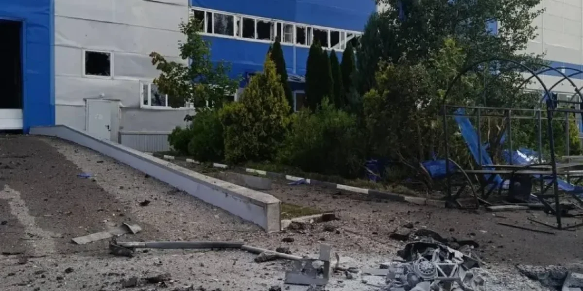 Атака БПЛА на Подмосковье 4 августа: пять погибших, десять раненых в Чехове — что известно, пожар на складе в Новоселоке Атака БПЛА на Подмосковье 4 августа: пять погибших, десять раненых в Чехове — что известно, пожар на складе в Новоселоке