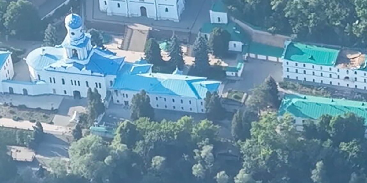 Неизвестные напали на Святогорскую лавру УПЦ: монаха убили ножом, еще двое пострадали Неизвестные напали на Святогорскую лавру УПЦ: монаха убили ножом, еще двое пострадали