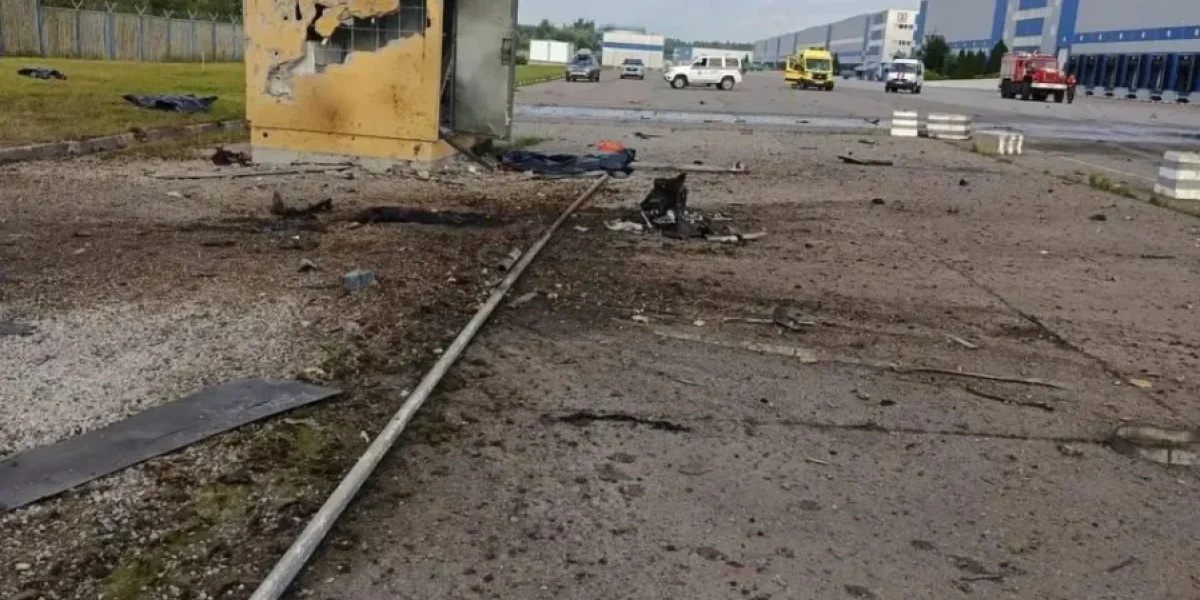 Атака БПЛА на Подмосковье 4 августа: пять погибших, десять раненых в Чехове — что известно, пожар на складе в Новоселоке Атака БПЛА на Подмосковье 4 августа: пять погибших, десять раненых в Чехове — что известно, пожар на складе в Новоселоке