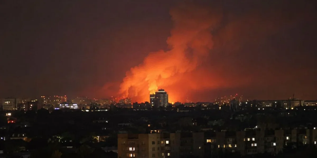 Взрывы в Воронеже сегодня, 19.08.2026: атака БПЛА на Воронежскую область, работа ПВО, сирены и первые подробности к утру