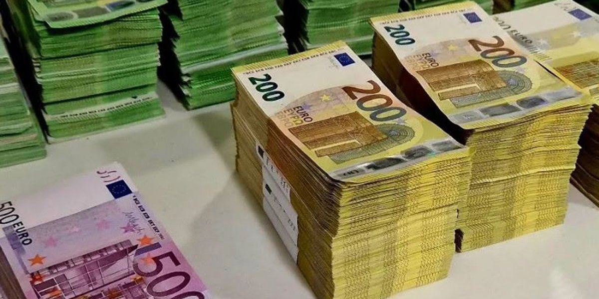 Доллар по 90, евро выше 100: эксперты назвали сроки нового падения рубля Доллар по 90, евро выше 100: эксперты назвали сроки нового падения рубля