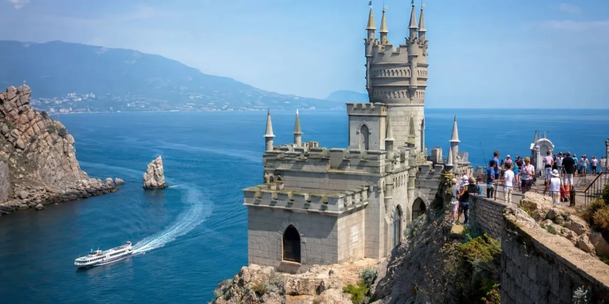 Обстановка в Крыму сегодня, 13 августа 2026: безопасно ли ехать на отдых, последние новости