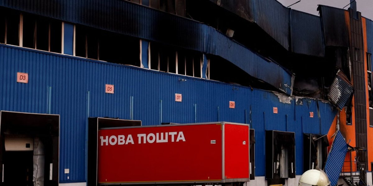 «Горит дело всей моей жизни»: ВС РФ ударили по крупнейшему складу маркетплейса Rozetka в Броварах после атаки на Wildberries (ВИДЕО) «Горит дело всей моей жизни»: ВС РФ ударили по крупнейшему складу маркетплейса Rozetka в Броварах после атаки на Wildberries (ВИДЕО)