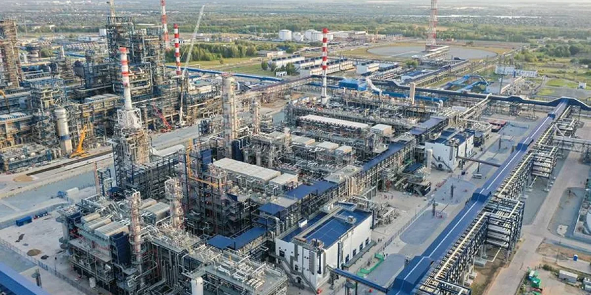 Атака БПЛА на Омск 3 августа 2026: последствия, взрывы, пожар в поле, что с НПЗ и аэропортом &mdash; последние новости Омской области