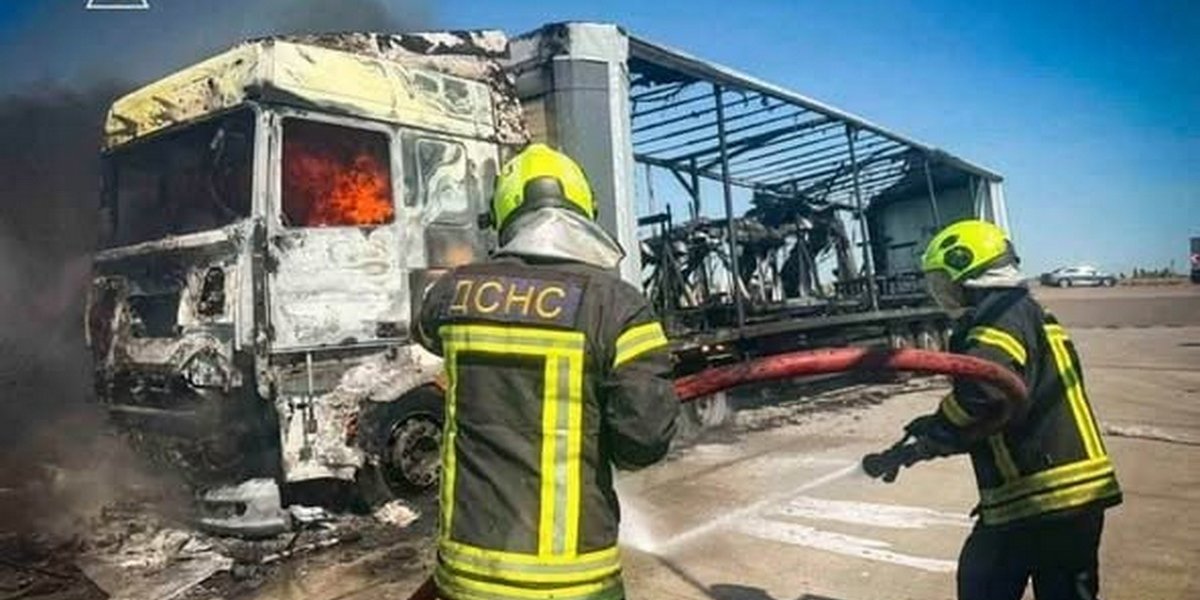 &laquo;Россияне четко знали, куда бить&raquo;: под Борисполем ВС РФ уничтожили 40 фур с пусковыми установками для дронов &mdash; Банковая в бешенстве (ФОТО)