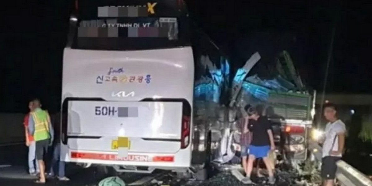 Трагедия с российскими туристами во Вьетнаме: автобус врезался в грузовик, есть погибшая Трагедия с российскими туристами во Вьетнаме: автобус врезался в грузовик, есть погибшая
