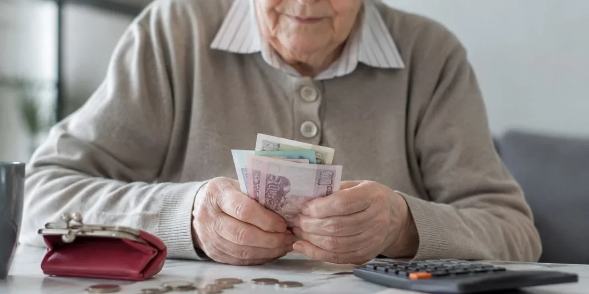 Индексация пенсий в 2027 году: страховые пенсии повысят дважды &mdash; названы даты 1 февраля и 1 апреля