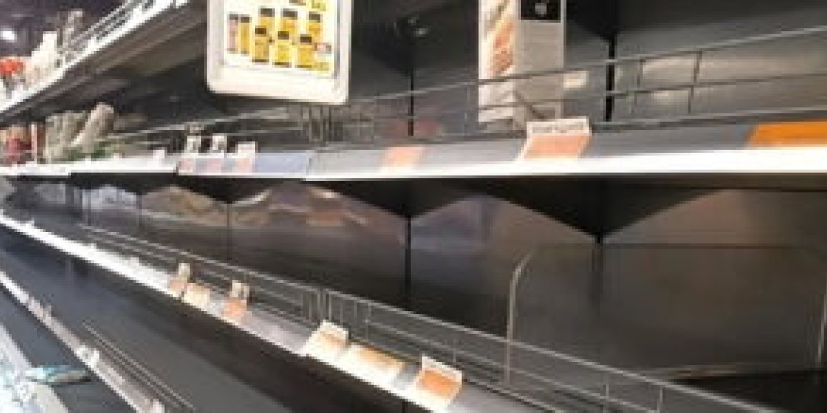 В украинских магазинах будут штрафовать за съёмку пустых полок (ФОТО)
