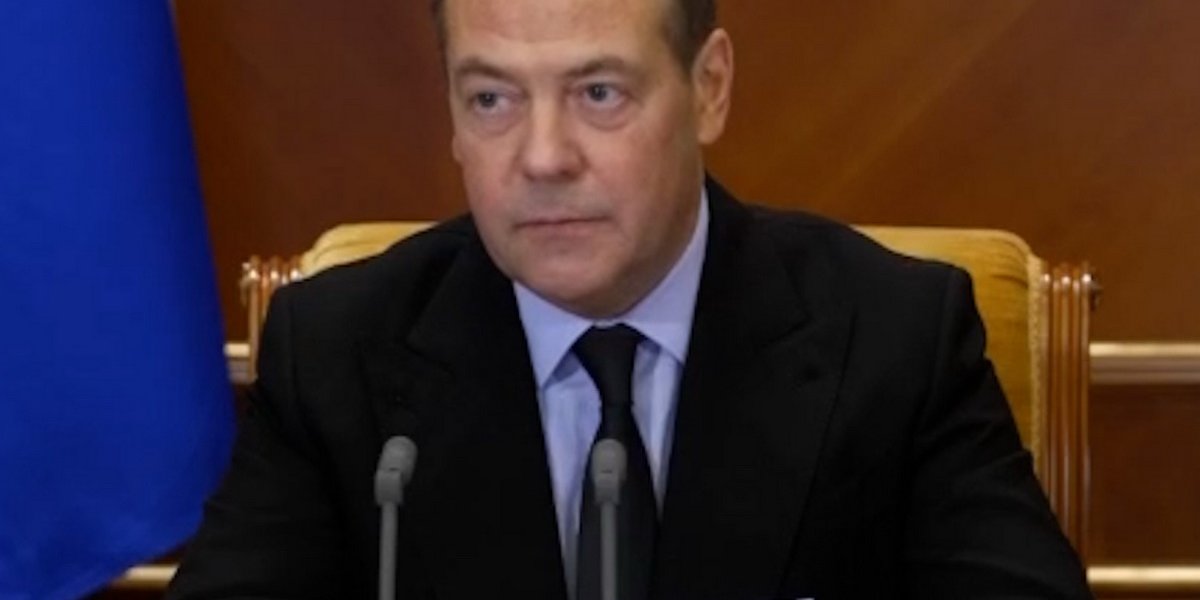 «Ашан» и Nestle — не предел: Медведев предложил изымать западные активы в России «Ашан» и Nestle — не предел: Медведев предложил изымать западные активы в России