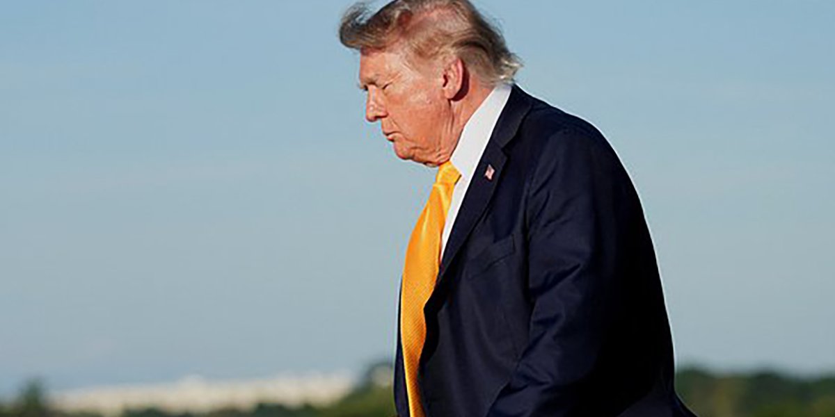 Трамп покрасил волосы и заявил, что Луна принадлежит Америке Трамп покрасил волосы и заявил, что Луна принадлежит Америке