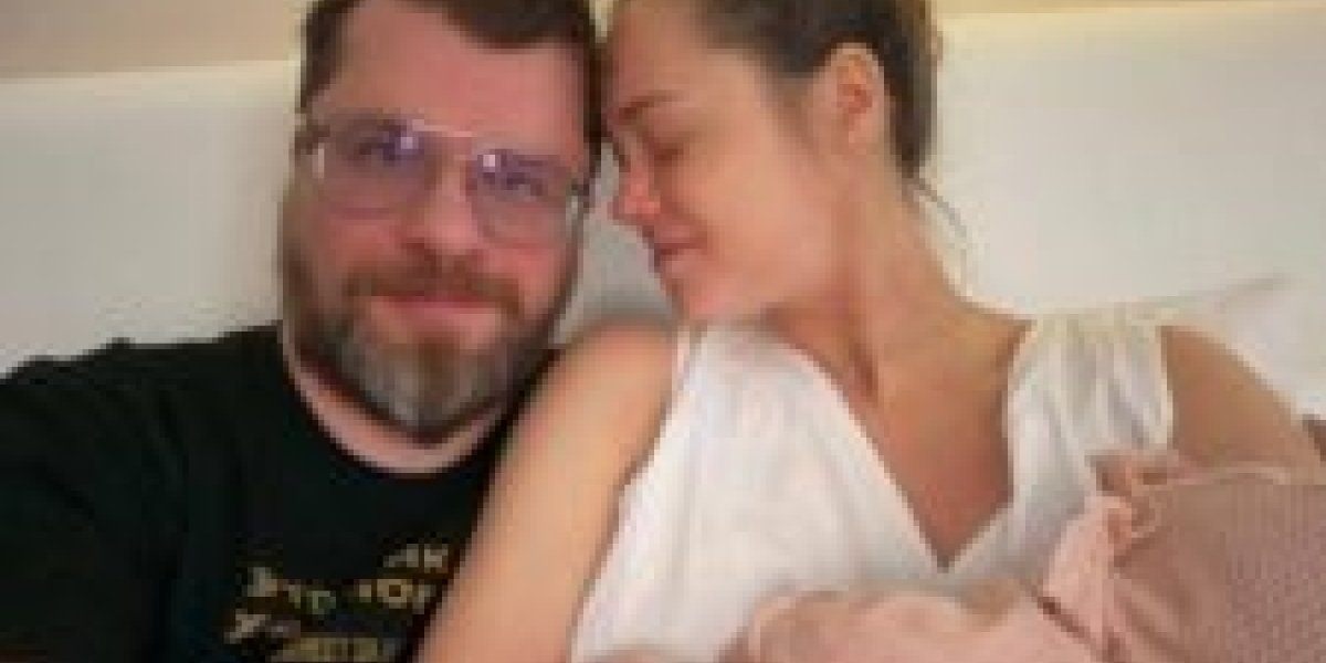 Гарик Харламов и Катерина Ковальчук стали родителями, впервые раскрыв имя и пол ребенка (ФОТО) Гарик Харламов и Катерина Ковальчук стали родителями, впервые раскрыв имя и пол ребенка (ФОТО)