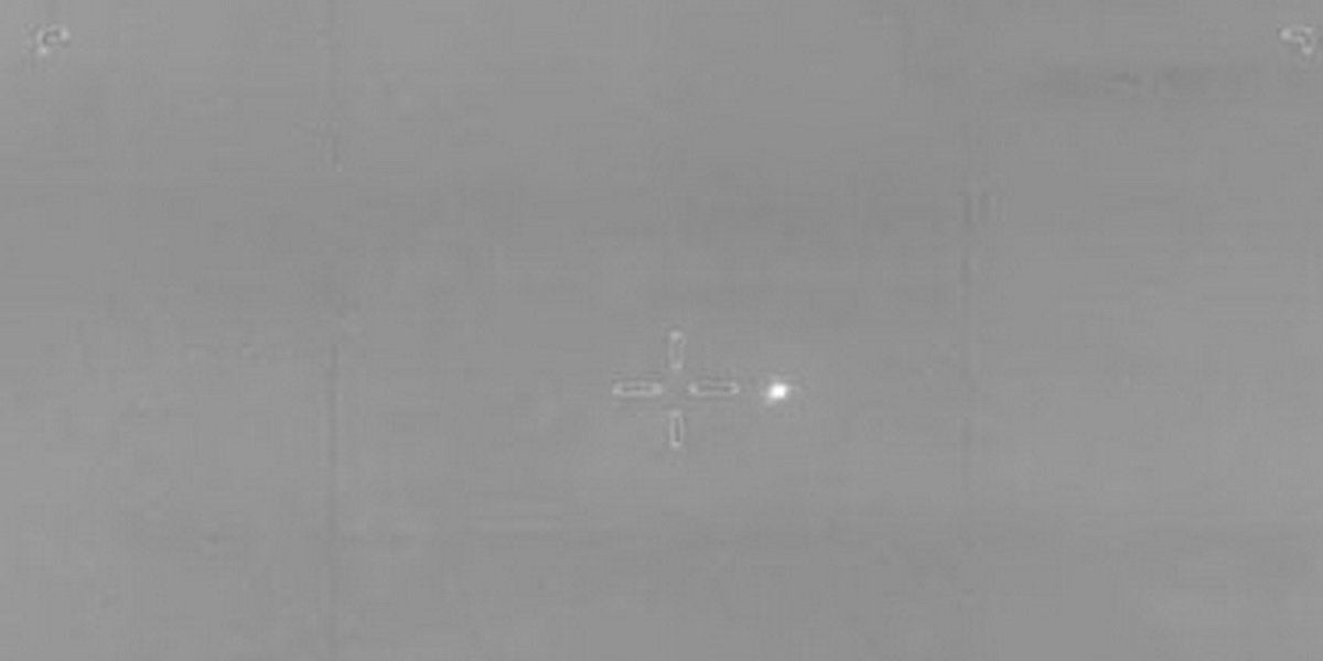 Пентагон рассекретил видео НЛО над Ближним Востоком: объект летел со скоростью 804 км/ч (ВИДЕО) Пентагон рассекретил видео НЛО над Ближним Востоком: объект летел со скоростью 804 км/ч (ВИДЕО)