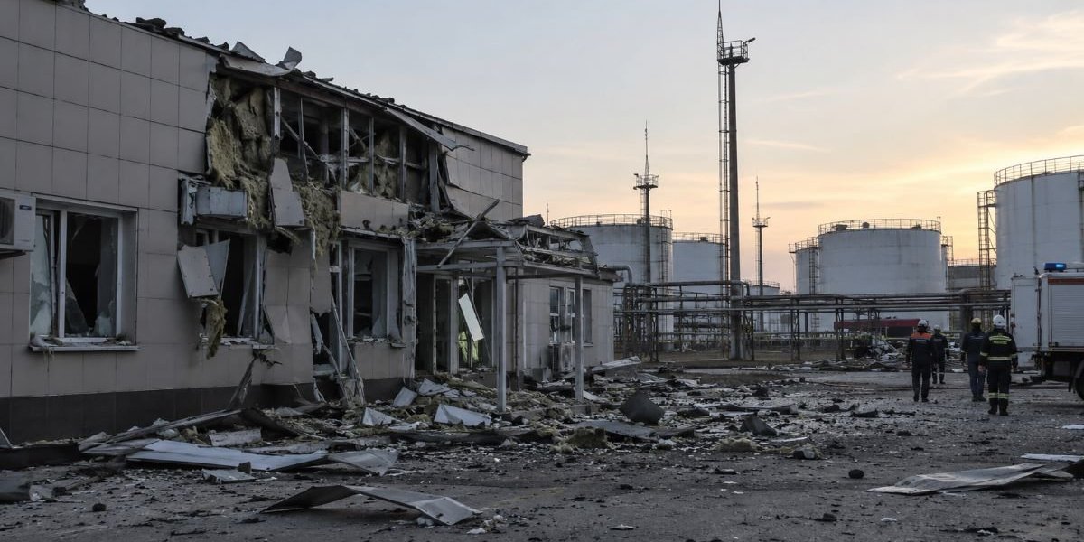Атака БПЛА на Ростовскую область 24 сентября 2026: обломки дронов повредили нефтебазу в Кагальницком районе, что известно Атака БПЛА на Ростовскую область 24 сентября 2026: обломки дронов повредили нефтебазу в Кагальницком районе, что известно