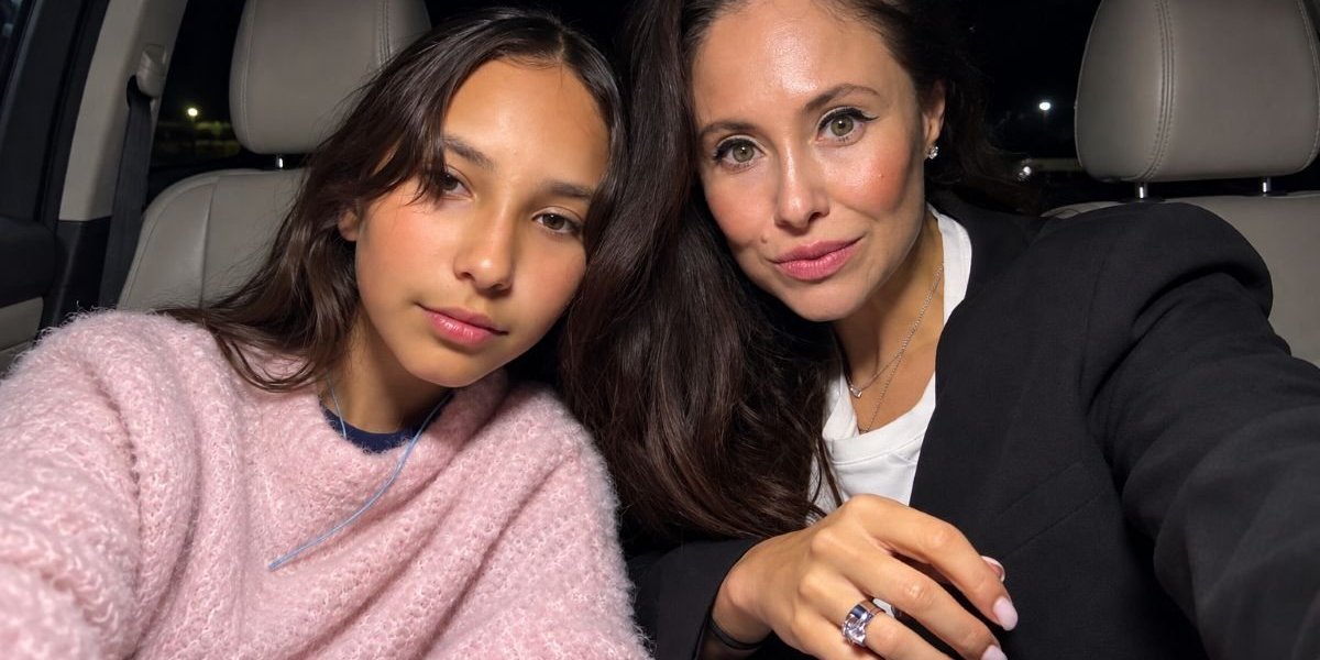 Илана Дылдина из «Уральских пельменей» показала редкое фото с 11-летней дочерью Дианой: «Похожи?» Илана Дылдина из «Уральских пельменей» показала редкое фото с 11-летней дочерью Дианой: «Похожи?»