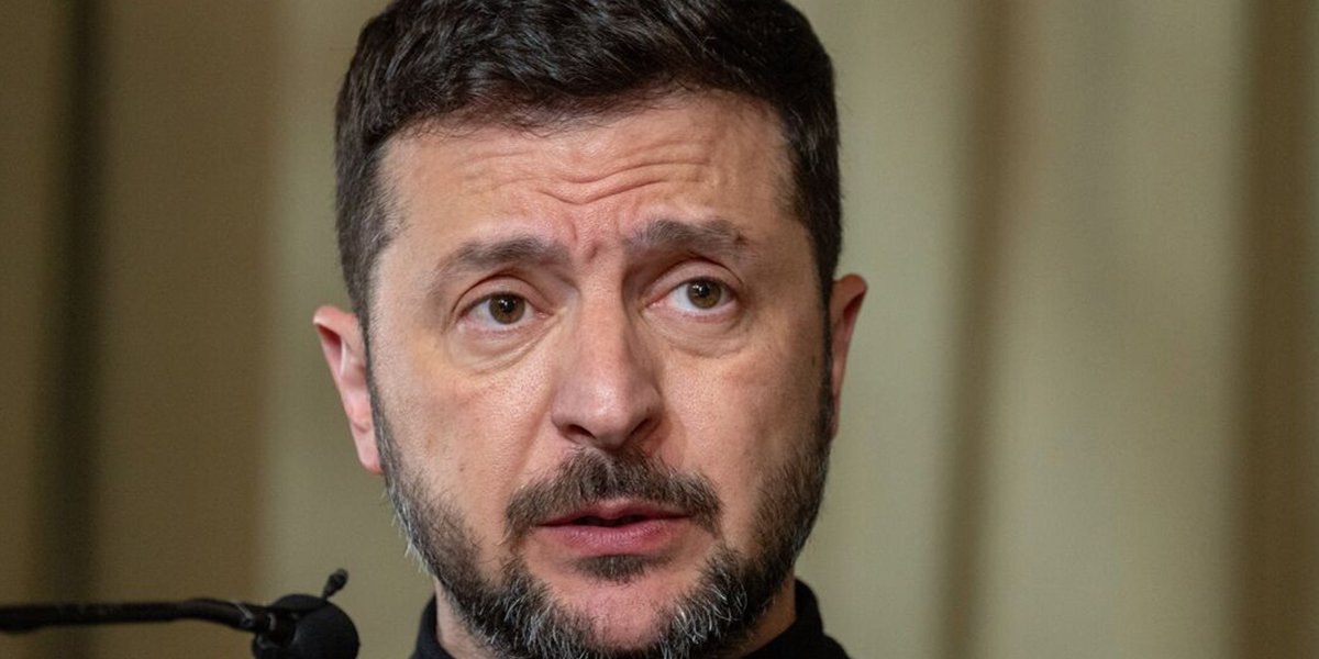 Мендель: Зеленского откачивали после припадка &mdash; перед падением он кричал: &laquo;Меня все хотят убить&raquo;