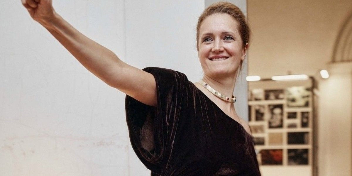 Виктория Исакова отметила 50-летие: как прошёл юбилей актрисы в Театре Пушкина, кто был среди гостей Виктория Исакова отметила 50-летие: как прошёл юбилей актрисы в Театре Пушкина, кто был среди гостей