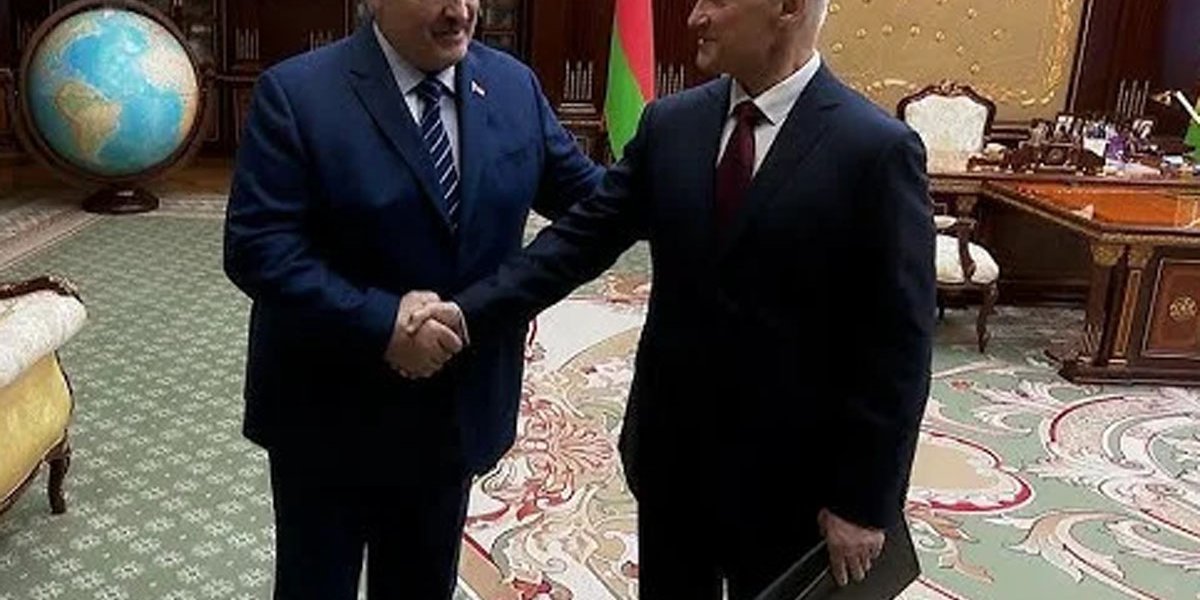 Лукашенко заявил Белоусову о подготовке к войне
