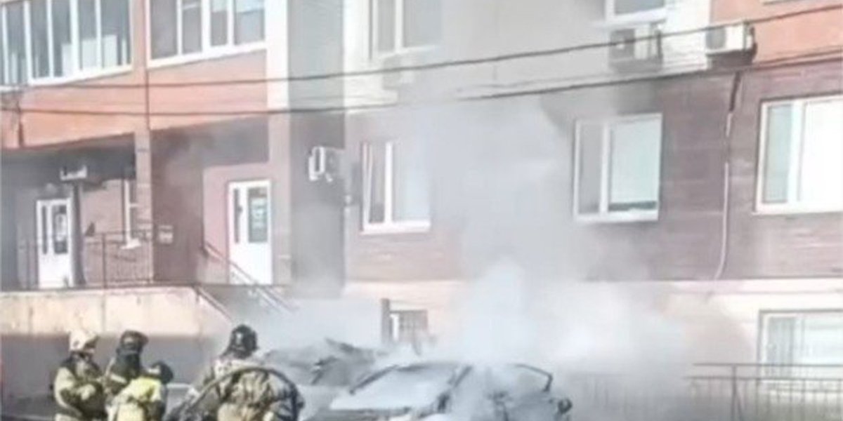 Мощный пожар подорвавшегося автомобиля в Ульяновске попал на видео (ВИДЕО)