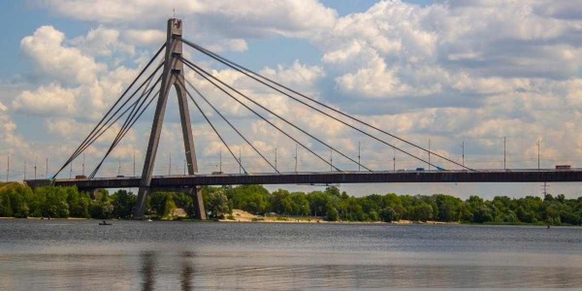 ВС России поразили ещё один мост через Днепр в Киеве &mdash; уже второй за два дня