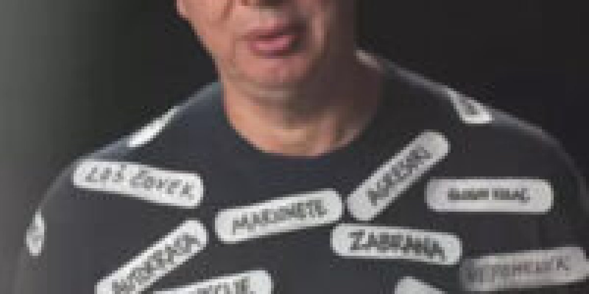 &laquo;Предатель&raquo;, &laquo;автократ&raquo;, &laquo;сумасшедший&raquo;: Вучич показал необычный предвыборный ролик (ФОТО)