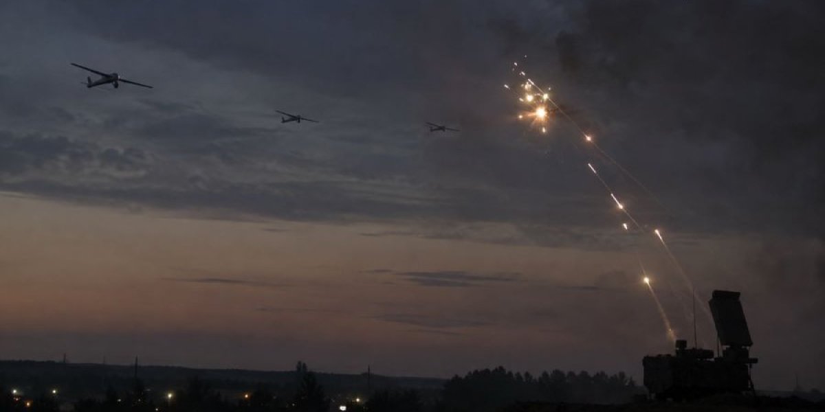 Взрывы в Сочи сегодня 17 октября 2026: атака беспилотников ВСУ, работа ПВО, что известно и ситуация в аэропорту Взрывы в Сочи сегодня 17 октября 2026: атака беспилотников ВСУ, работа ПВО, что известно и ситуация в аэропорту