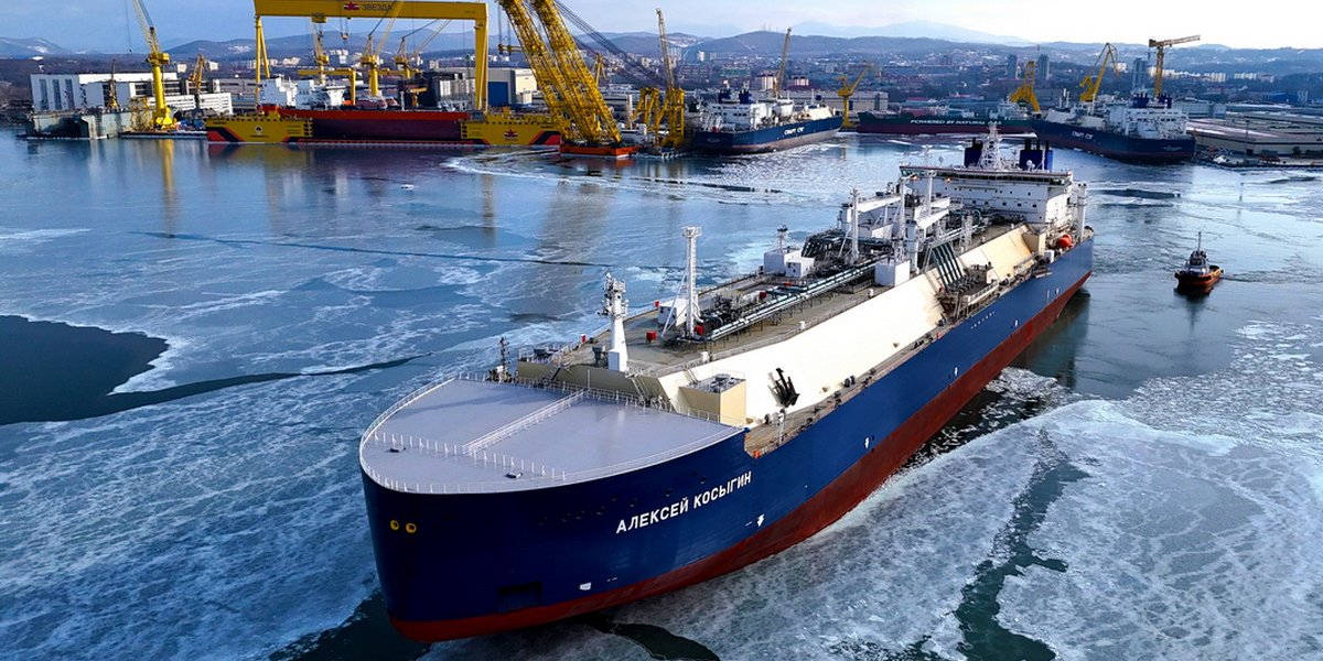 Против российского газовоза ввели санкции еще до первого рейса: под удар попал флот для Арктики Против российского газовоза ввели санкции еще до первого рейса: под удар попал флот для Арктики